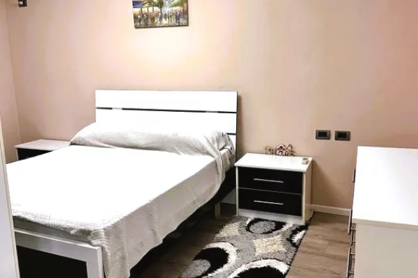 Appartamento in affitto a Tirana 2+1, Arredato