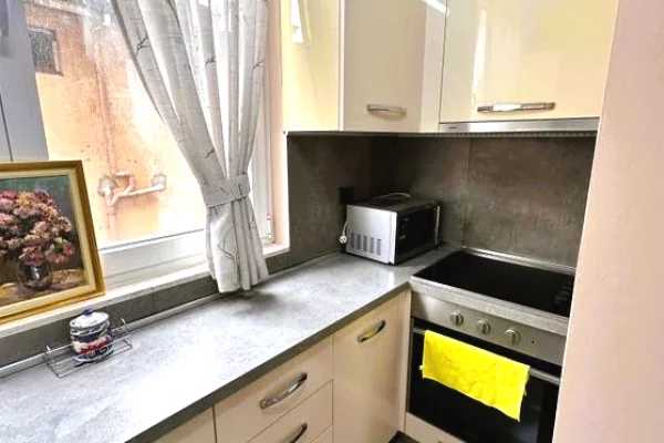 Appartamento in affitto a Tirana 2+1, Arredato