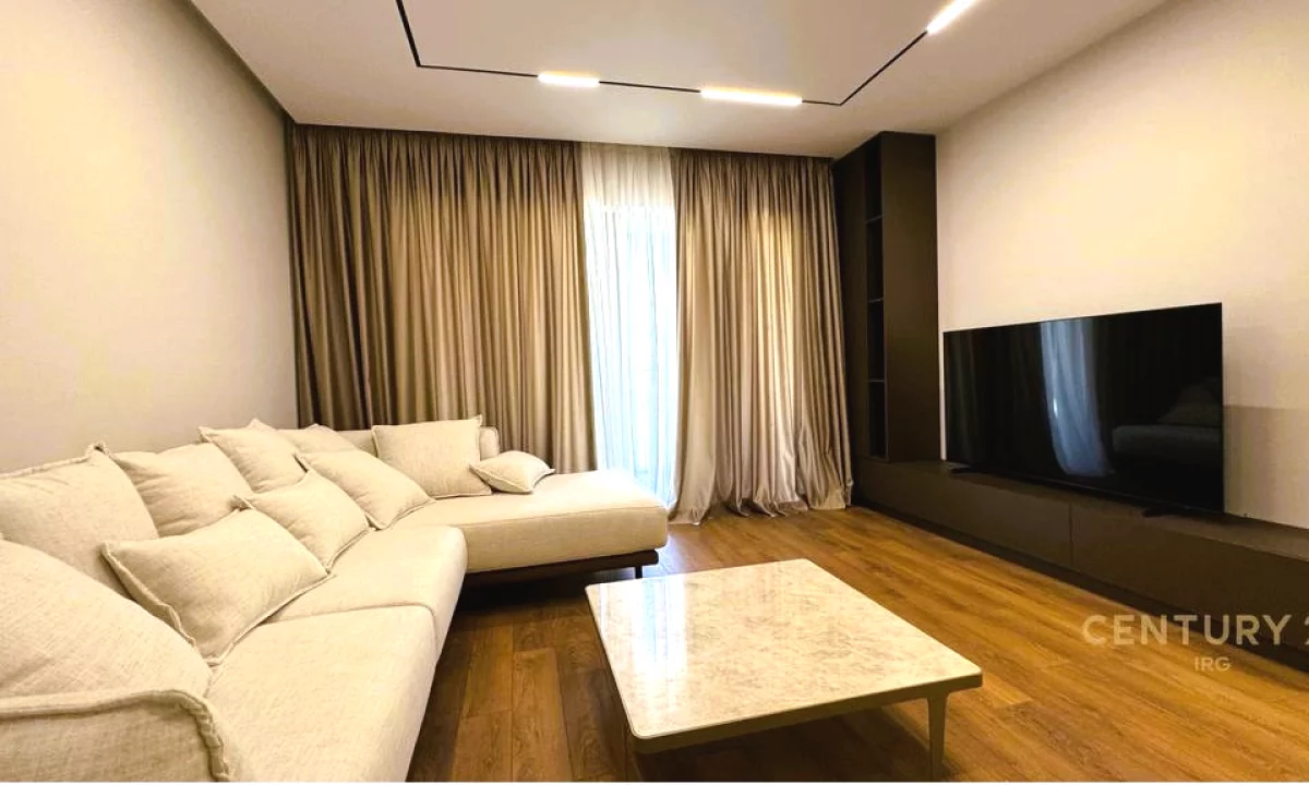 Appartamento in affitto a Tirana 2+1, Arredato