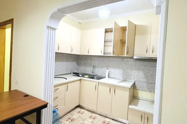 Appartamento in vendita a Tirana 1+1, Arredato