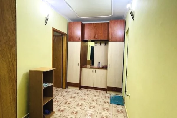 Appartamento in vendita a Tirana 1+1, Arredato