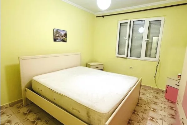 Appartamento in vendita a Tirana 1+1, Arredato