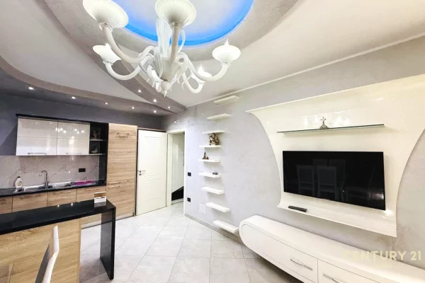 Appartamento in affitto a Tirana 2+1, Arredato