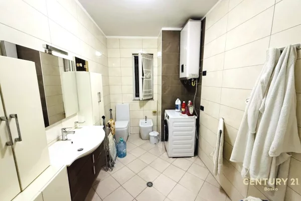 Appartamento in affitto a Tirana 2+1, Arredato