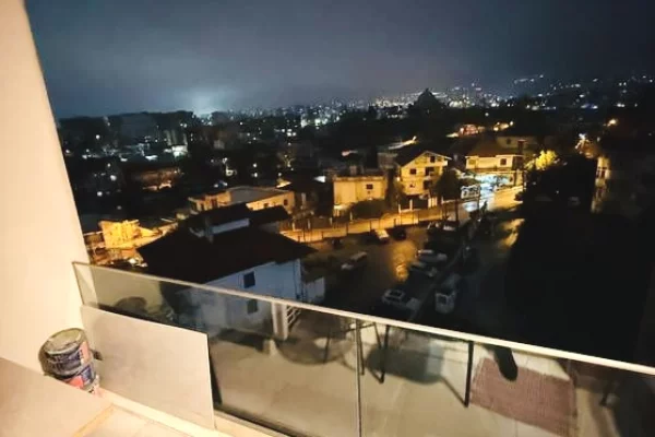 Shtepi ne shitje Apartament ne Tirane, 2+1, Mobilimi E mobiluar, Pagesa 167,000  Euro.