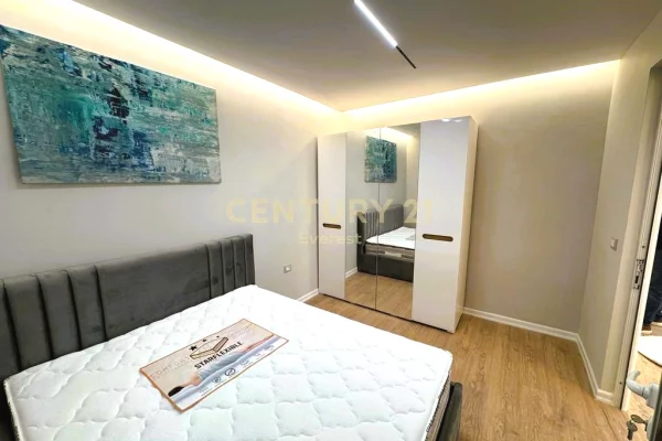 Shtepi ne shitje Apartament ne Tirane, 1+1, Mobilimi E mobiluar, Pagesa 125,000  Euro.
