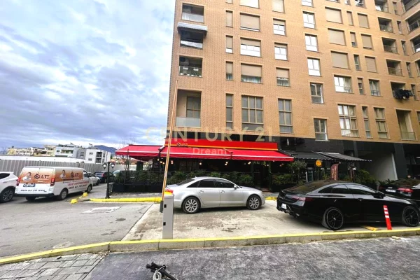 Shitet Ambient Komercial Bar–Kafe & Tabakino | Biznes i Konsoliduar