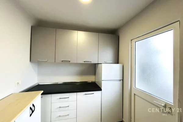 Shtepi me qera Apartament ne Tirane, 1+1, Mobilimi E mobiluar, Pagesa 550  Euro.