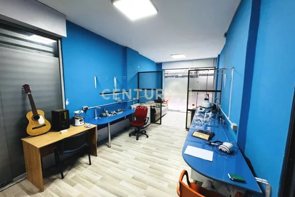 Ambient Komercial per Shitje ne Laprake, Tirane