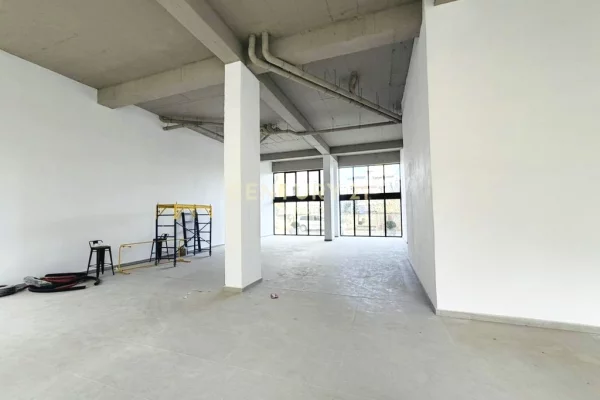 Ambient Komercial me Qira tek Shkolla Niket Dardani, Tirane