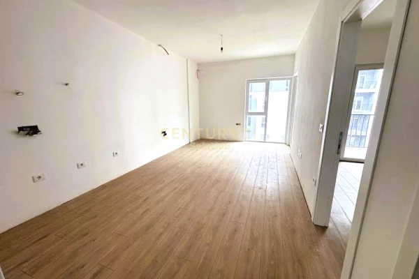 Shtepi ne shitje Apartament ne Tirane, 1+1, Mobilimi E mobiluar, Pagesa 105,000  Euro.