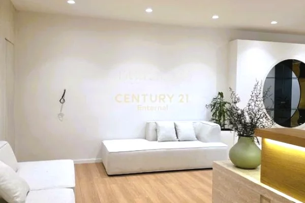 Ambient biznesi me qera 3+1 ne Tirane - 1,500 Euro