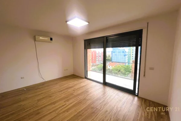 Ambient biznesi me qera 3+1 ne Tirane - 800 Euro