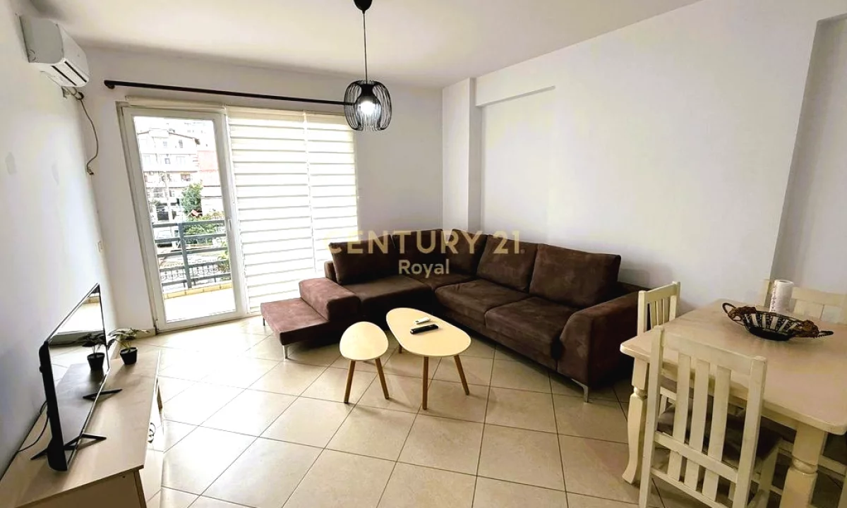 Appartamento in affitto a Tirana 2+1, Arredato