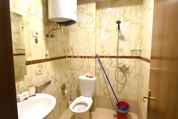 Appartamento in affitto a Tirana 2+1, Arredato