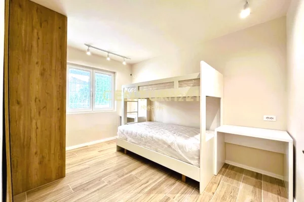 Appartamento in affitto a Tirana 2+1, Arredato