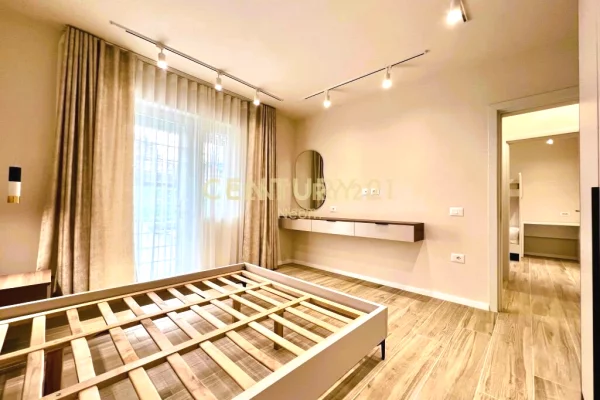 Appartamento in affitto a Tirana 2+1, Arredato