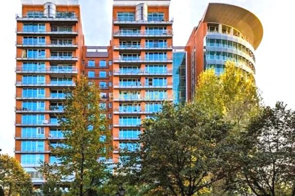 Ambient biznesi me qera 3+1 ne Tirane - 3,500 Euro