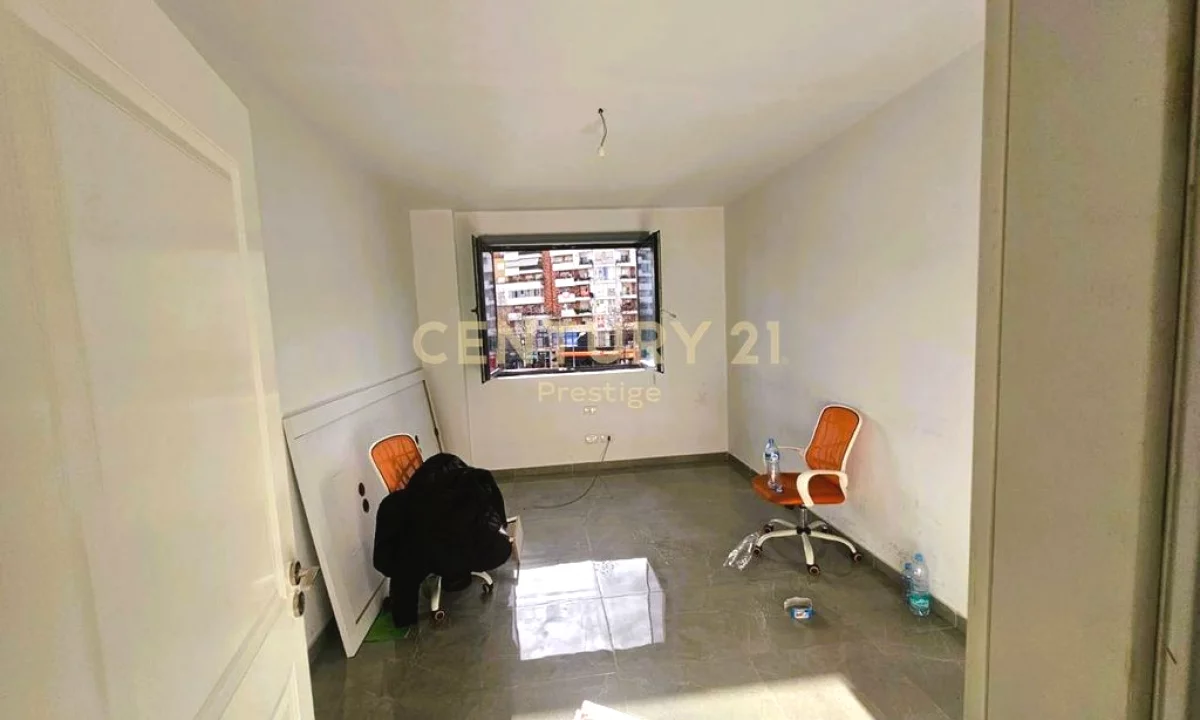 AMBIENT ZYRE ME QIRA VENDOSUR TEK FUTURE HOME RESIDENCE!