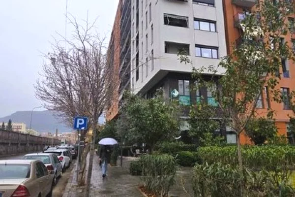 Apartament 2+1 për Zyrë-Klinike, QSUT