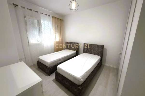 Appartamento in affitto a Tirana 2+1, Arredato