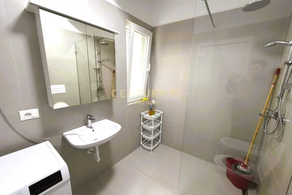 Appartamento in affitto a Tirana 2+1, Arredato