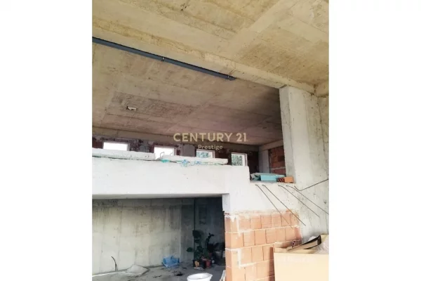 AMBIENT KOMERCIAL ME QIRA, VENDOSUR NE SHKOZE!