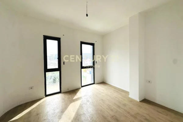 Shtepi ne shitje Apartament ne Tirane, 2+1, Mobilimi E mobiluar, Pagesa 185,000  Euro.