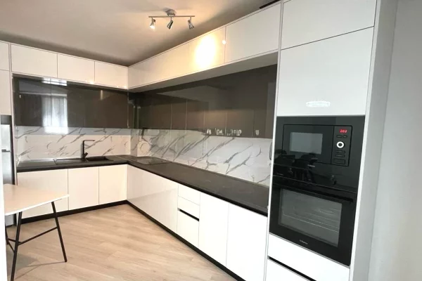 Shtepi ne shitje Apartament ne Tirane, 2+1, Mobilimi E mobiluar, Pagesa 210,000  Euro.