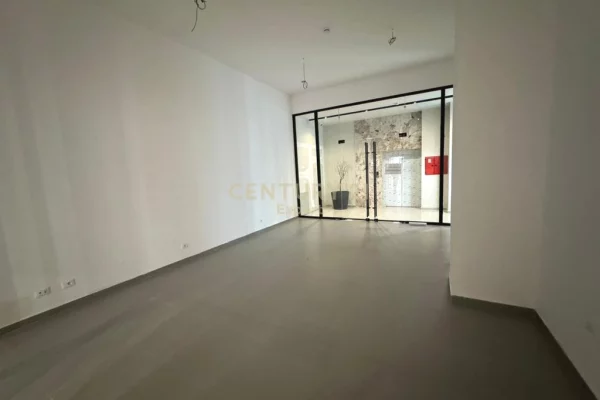 TEK GARDEN BUILDING JAPIM AMBJENT KOMERCIAL PER QIRA