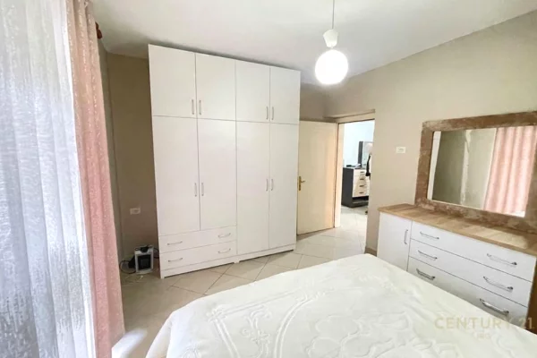 Shtepi me qera Apartament ne Tirane, 2+1, Mobilimi E mobiluar, Pagesa 550  Euro.