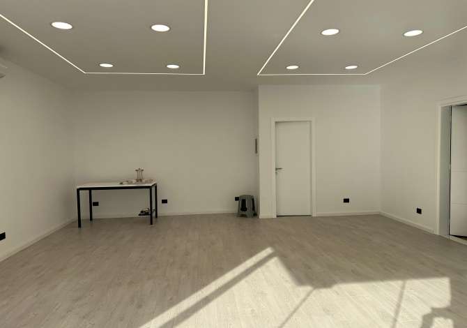 Ambient biznesi me qera 1+1 ne Tirane - 1,100 Euro