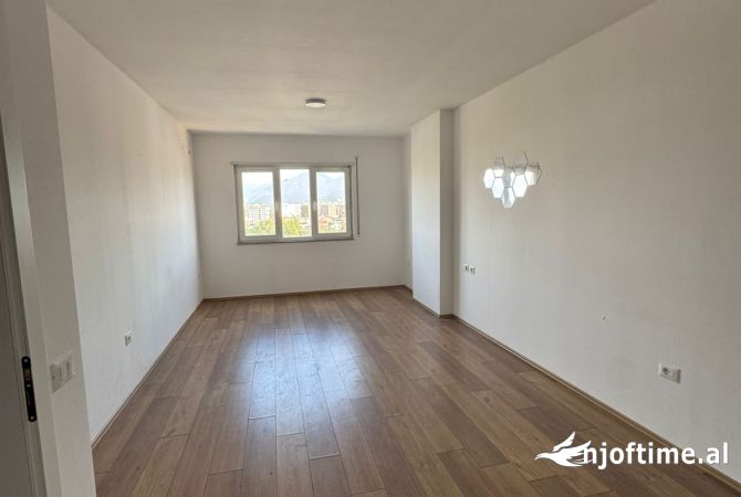Apartament me qera 1+1 VilaL2,Astir