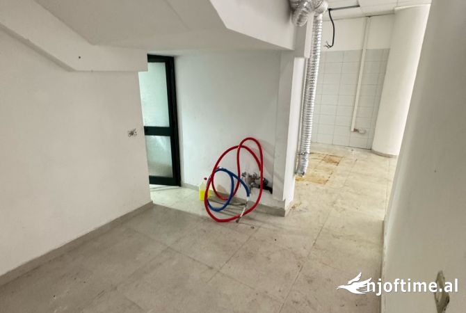 Business Property in Sale 3+1 in Tirana - 150,000 Euro