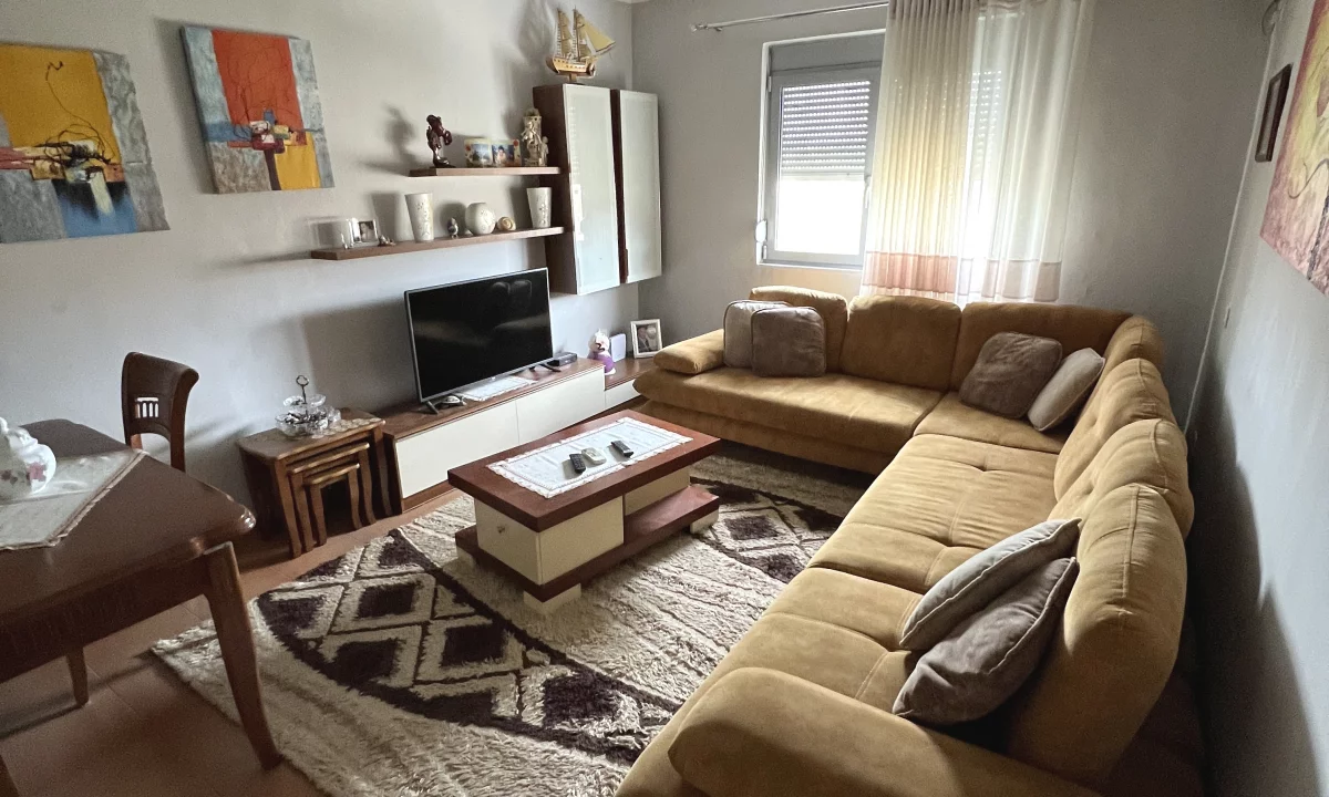 Appartamento in vendita a Tirana 2+1, Arredato