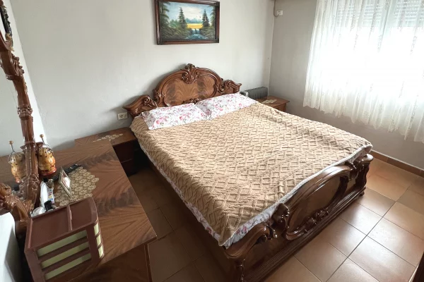 Appartamento in vendita a Tirana 2+1, Arredato