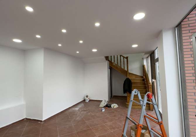 Ambient biznesi me qera 1+1 ne Tirane - 70,000 Leke
