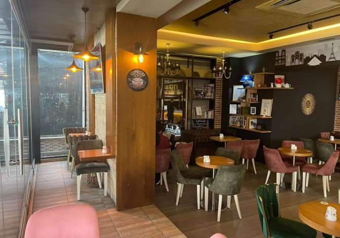 Shitet lokal Buz Lanes ngjitur me karburant Kastrati