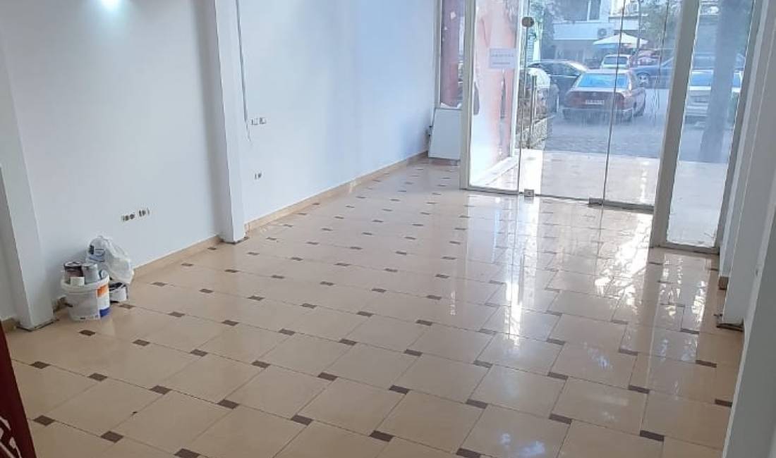 Jepet dyqan dublex me qera ne Don Bosko