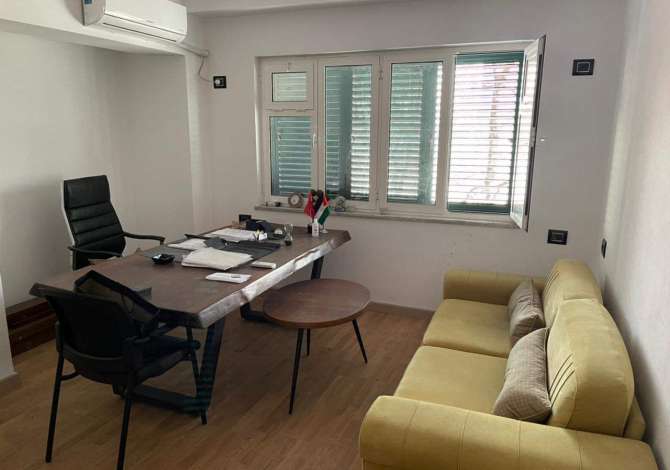 Jepet ambjent 1+1 me qera tek Piaca 