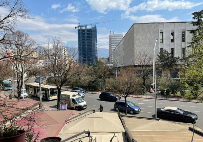 Jepet ambjent 1+1 me qera tek Piaca 