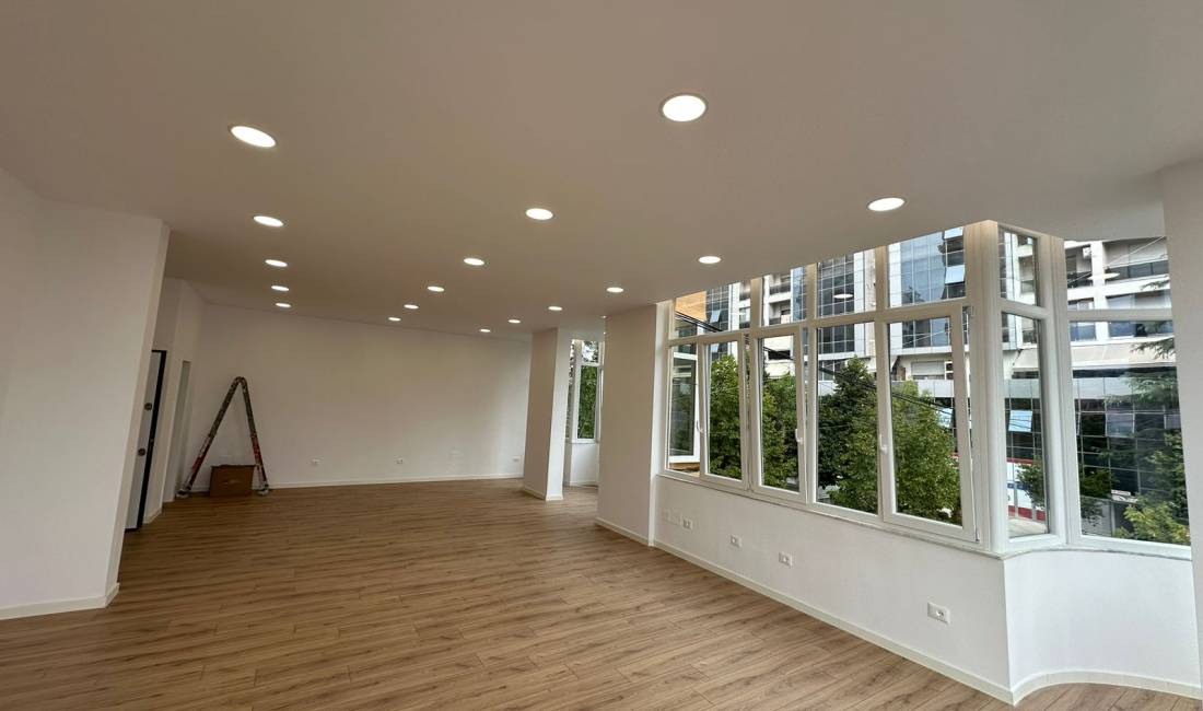 Shitet ambient biznesi,21 Dhjetori