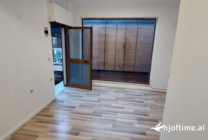 Jepet ambjent biznesi me qera