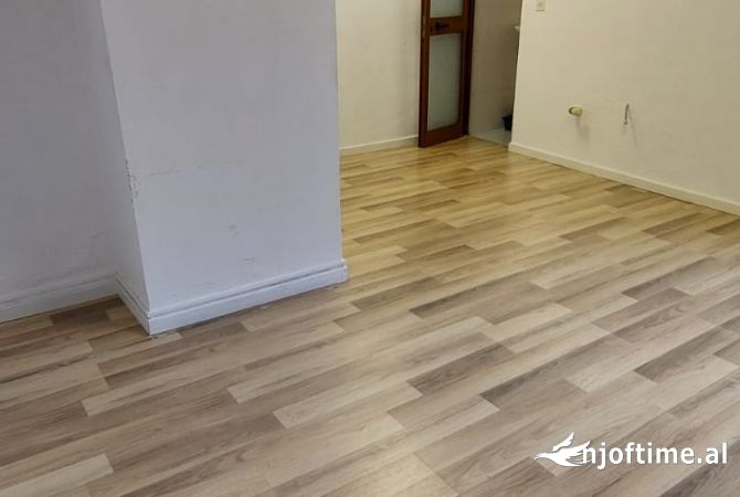 Jepet ambjent biznesi me qera