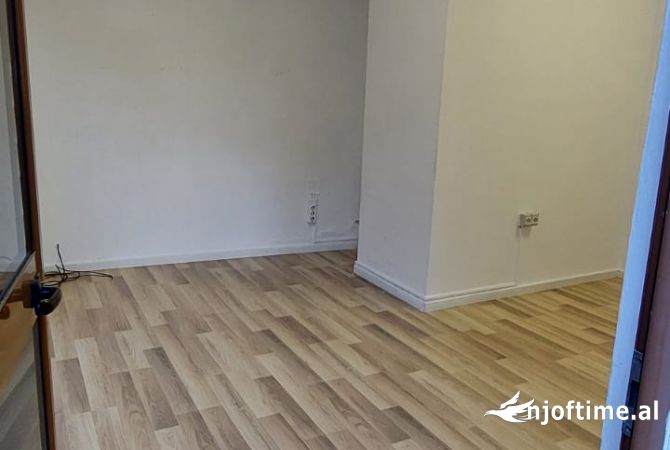 Jepet ambjent biznesi me qera