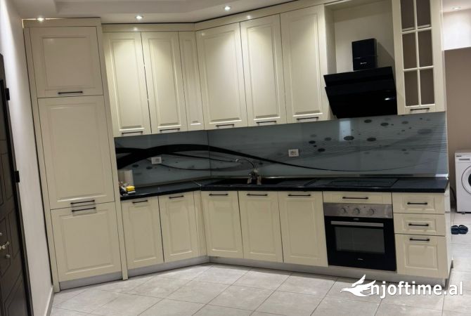 Shtepi me qera Apartament ne Tirane, 2+1, Mobilimi E mobiluar, Pagesa 550  Euro.