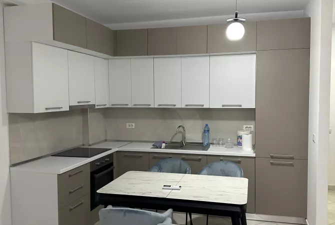 Shtepi ne shitje Apartament ne Tirane, 2+1, Mobilimi Pjeserisht e mobiluar, Pagesa 142,425  Euro.