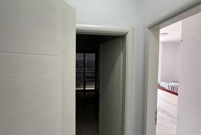 Shtepi ne shitje Apartament ne Tirane, 2+1, Mobilimi Pjeserisht e mobiluar, Pagesa 142,425  Euro.