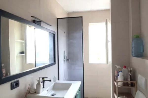 Shtepi ne shitje Apartament ne Tirane, 1+1, Mobilimi E mobiluar, Pagesa 117,000  Euro.