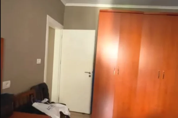 Shtepi ne shitje Apartament ne Tirane, 1+1, Mobilimi E mobiluar, Pagesa 117,000  Euro.